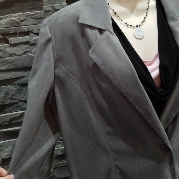 DONATED. Vintage microsuede blazer - Picture 3 of 8